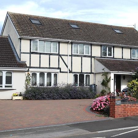 Highworth House Bed and Breakfast Swindon Exteriör bild