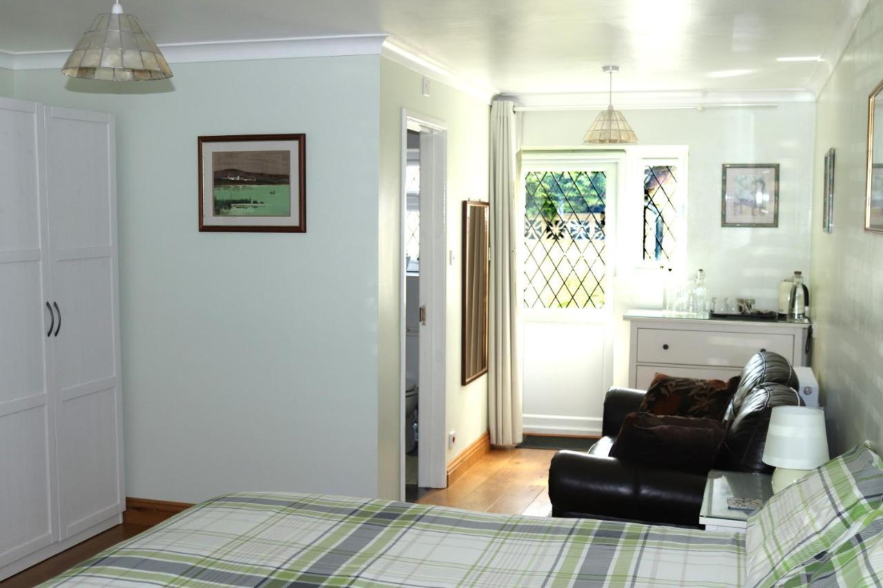 Highworth House Bed and Breakfast Swindon Exteriör bild
