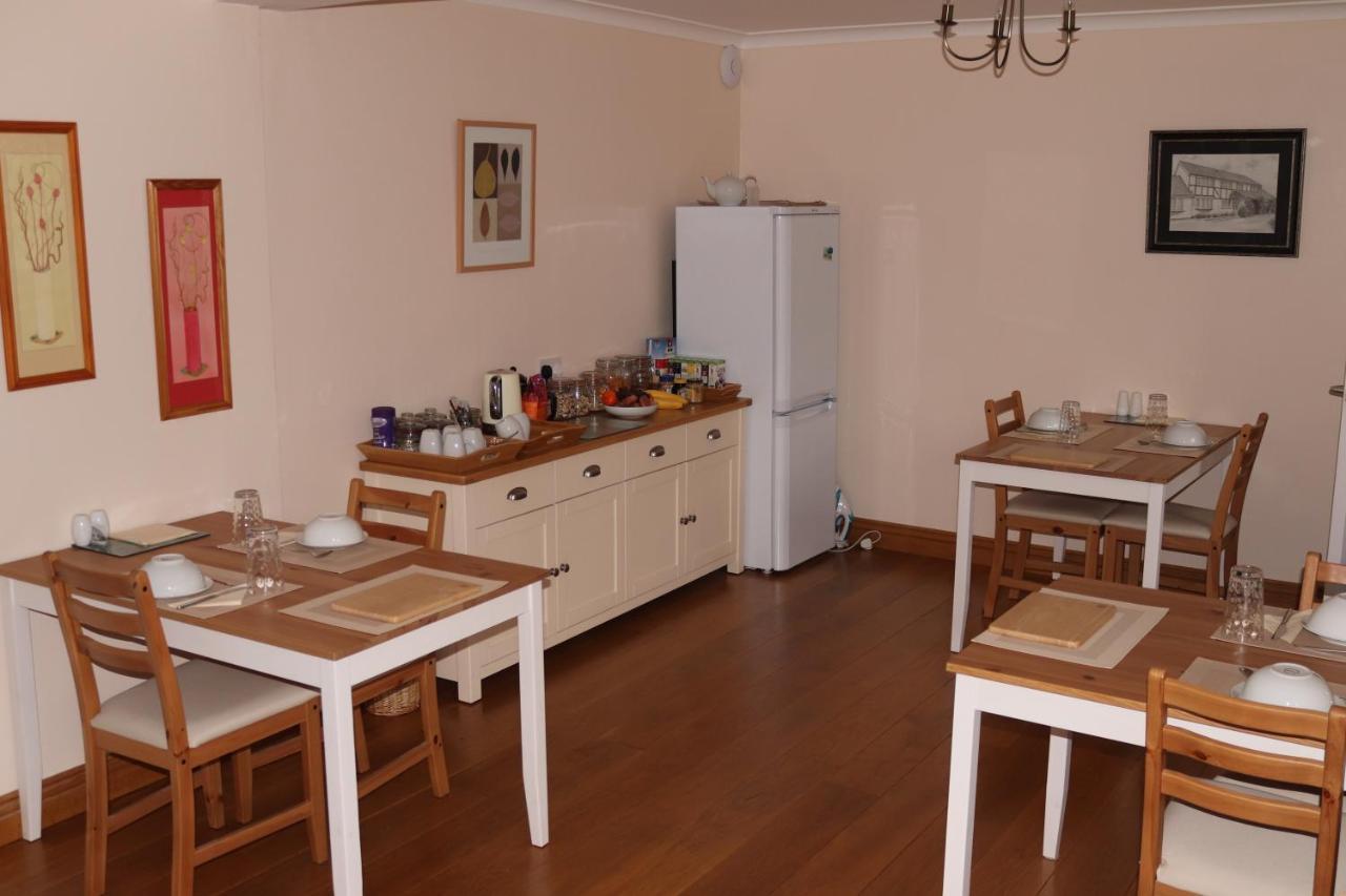 Highworth House Bed and Breakfast Swindon Exteriör bild