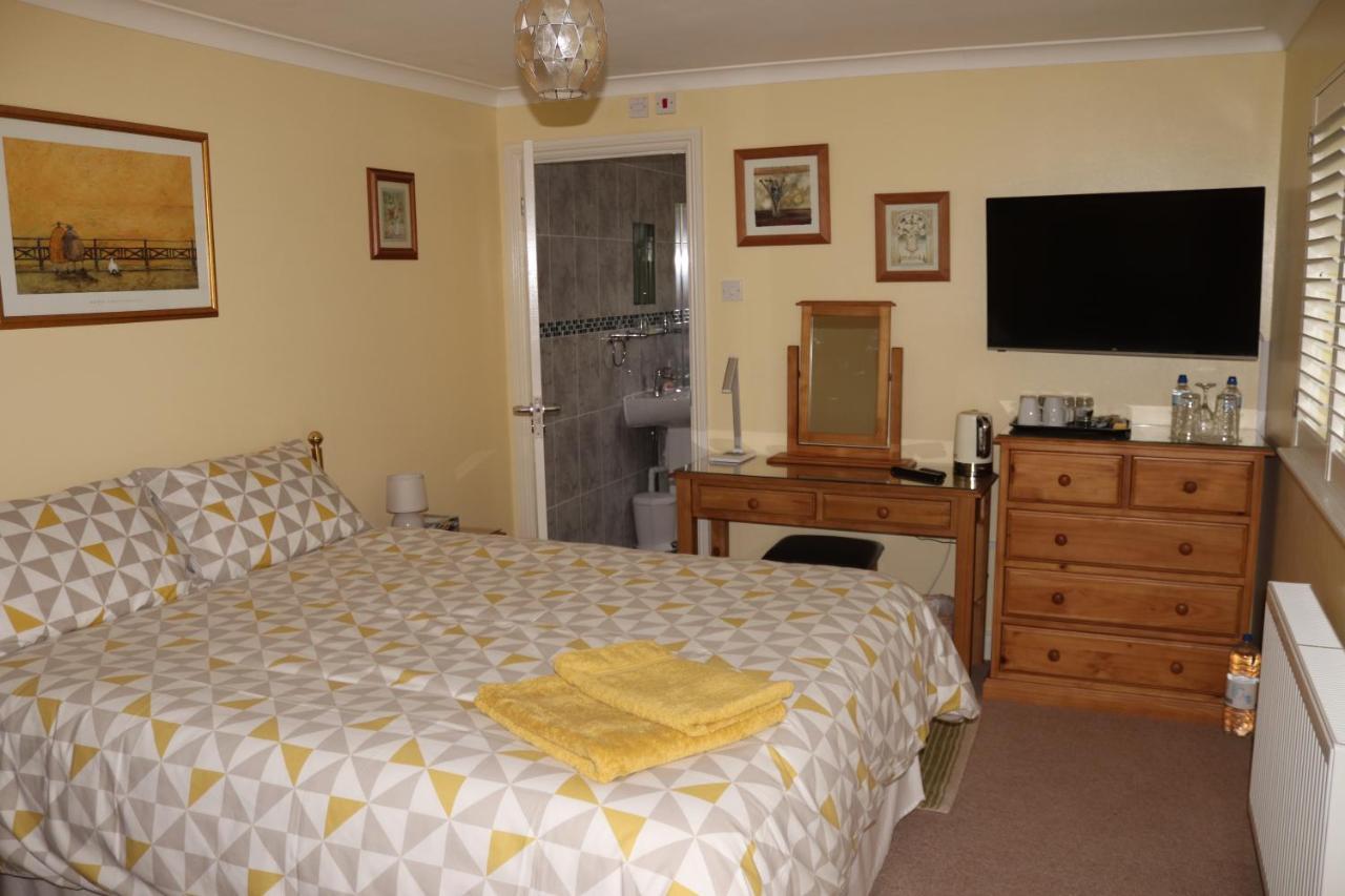 Highworth House Bed and Breakfast Swindon Exteriör bild
