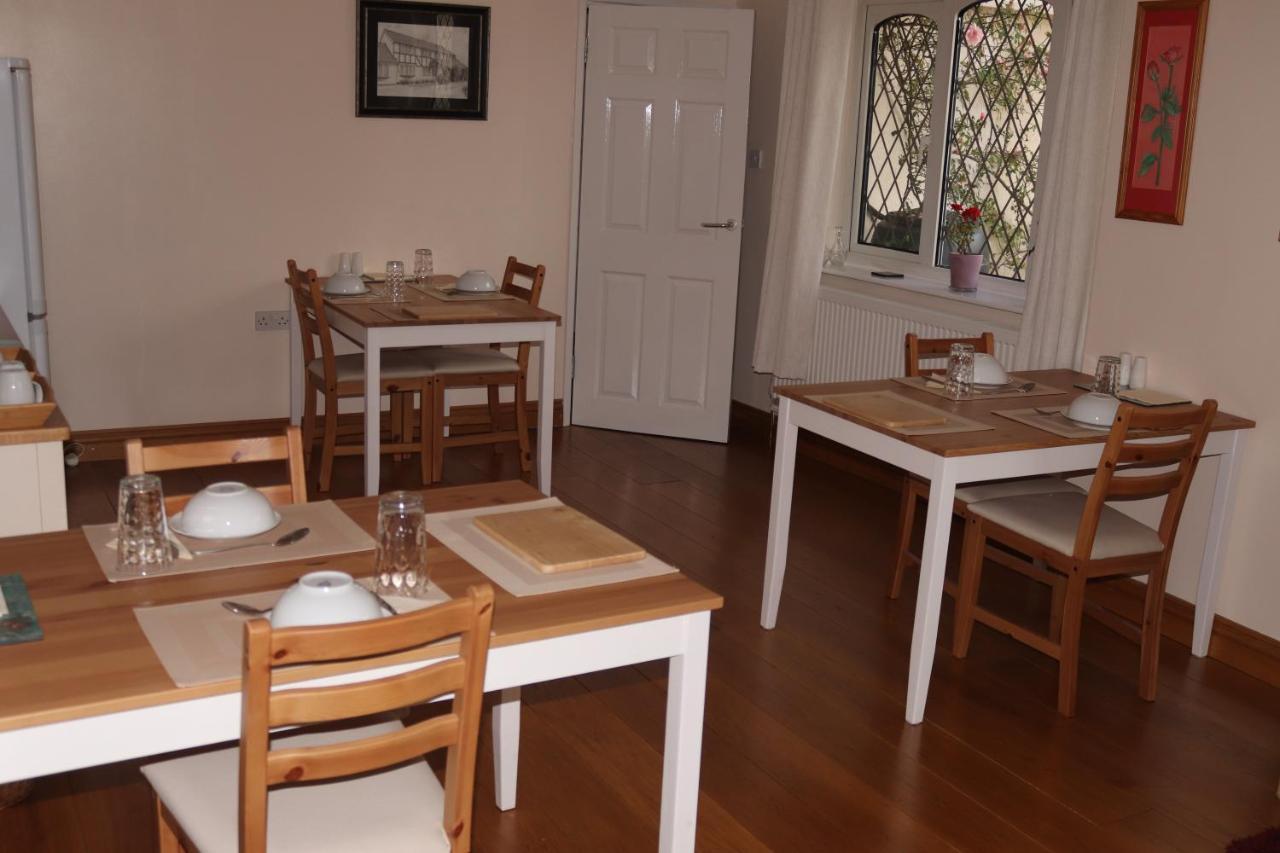 Highworth House Bed and Breakfast Swindon Exteriör bild
