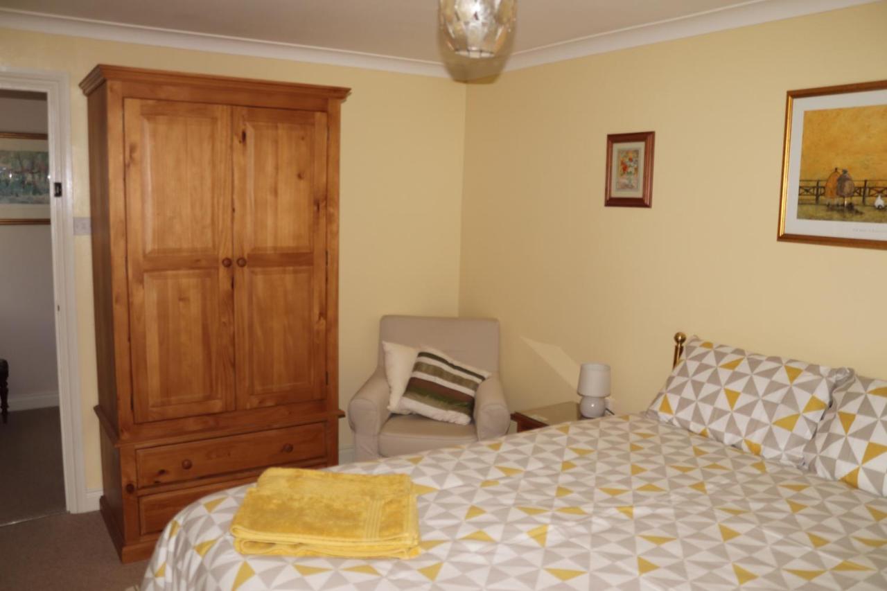 Highworth House Bed and Breakfast Swindon Exteriör bild