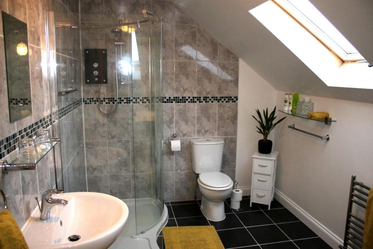 Highworth House Bed and Breakfast Swindon Exteriör bild