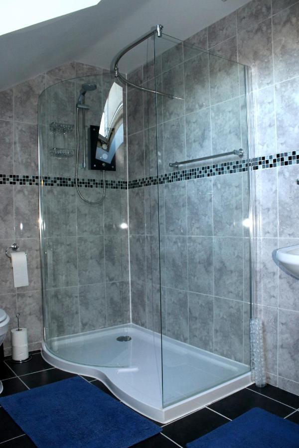 Highworth House Bed and Breakfast Swindon Exteriör bild