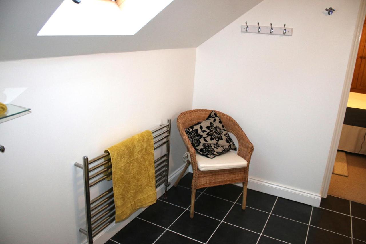 Highworth House Bed and Breakfast Swindon Exteriör bild