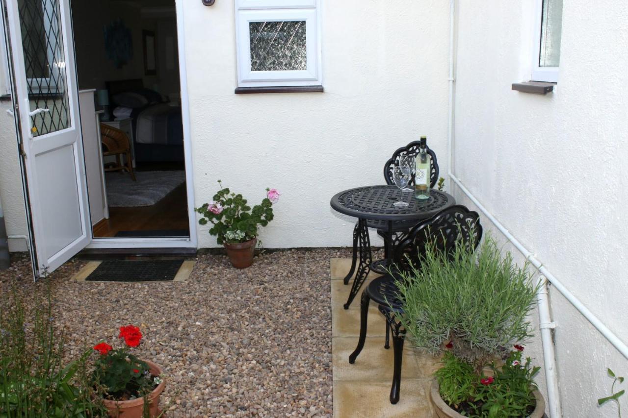 Highworth House Bed and Breakfast Swindon Exteriör bild