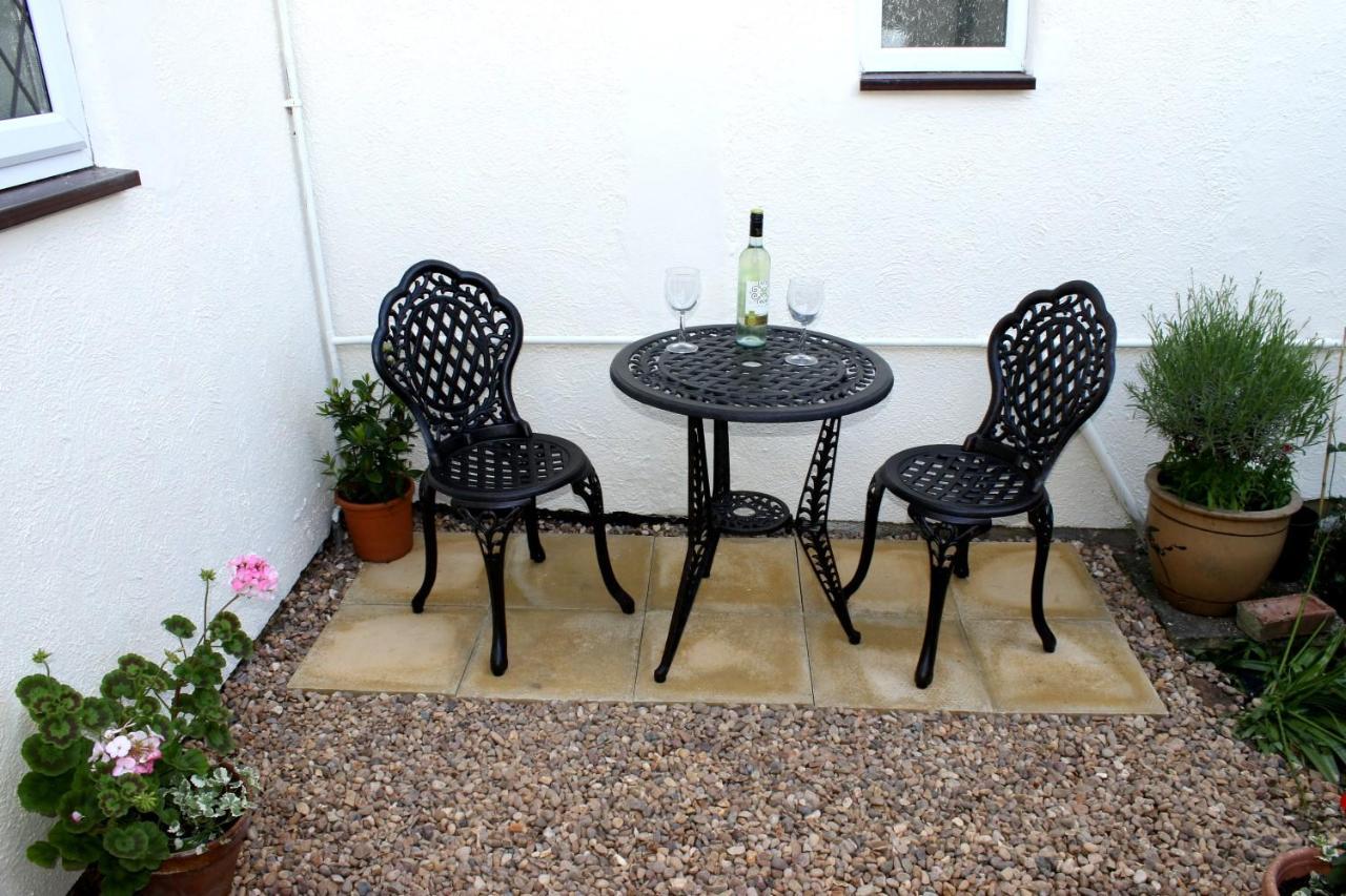 Highworth House Bed and Breakfast Swindon Exteriör bild