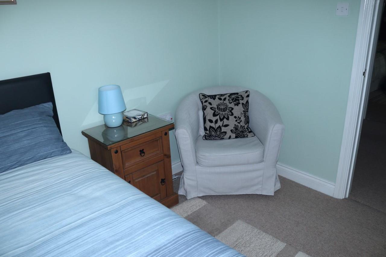 Highworth House Bed and Breakfast Swindon Exteriör bild