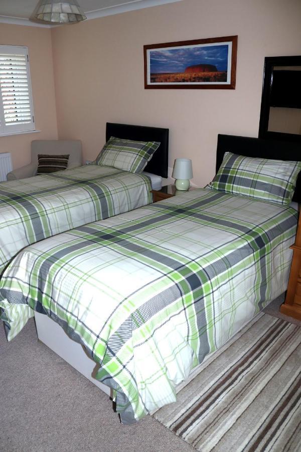 Highworth House Bed and Breakfast Swindon Exteriör bild