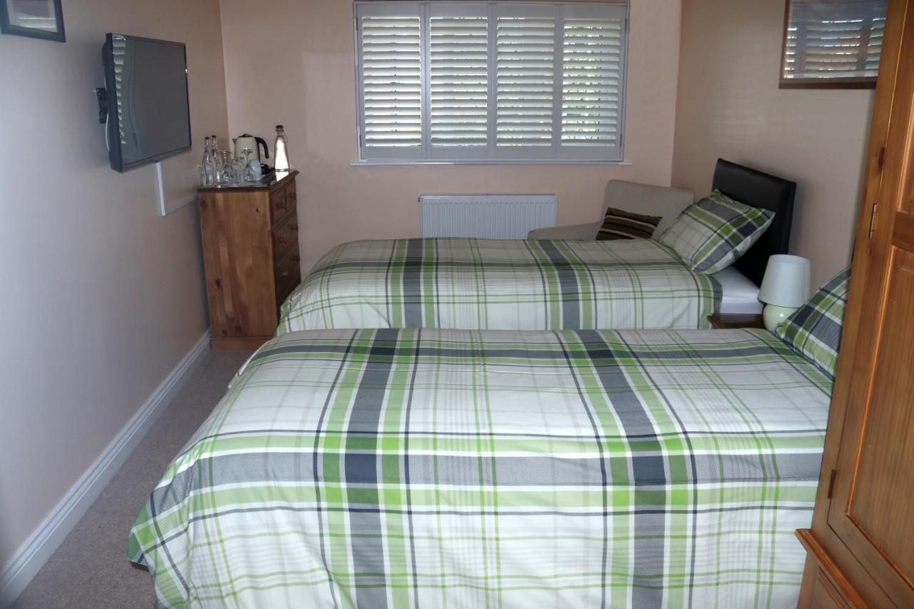 Highworth House Bed and Breakfast Swindon Exteriör bild