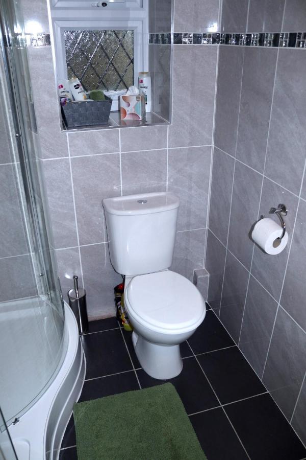 Highworth House Bed and Breakfast Swindon Exteriör bild