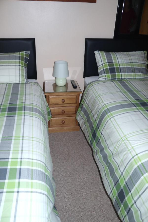 Highworth House Bed and Breakfast Swindon Exteriör bild
