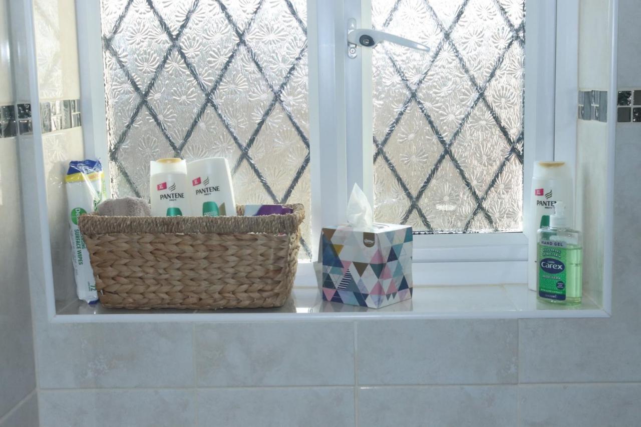 Highworth House Bed and Breakfast Swindon Exteriör bild