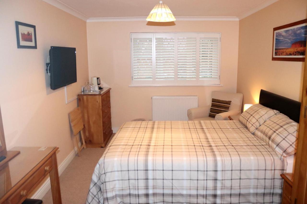 Highworth House Bed and Breakfast Swindon Exteriör bild